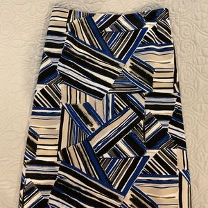 Womens, Kasper skirt.Back zipper, elastic at waist sides, kick pleat.